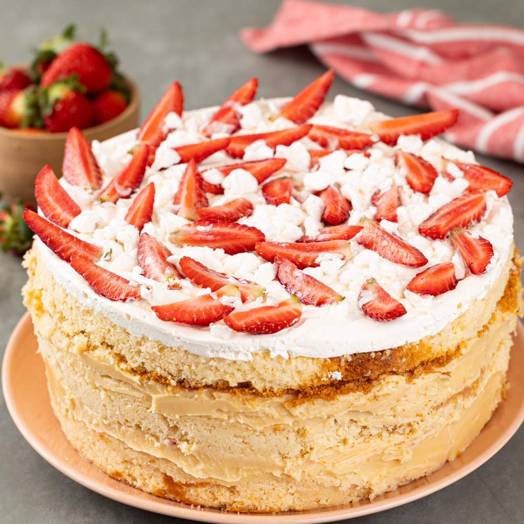 Torta de morango ao merengue