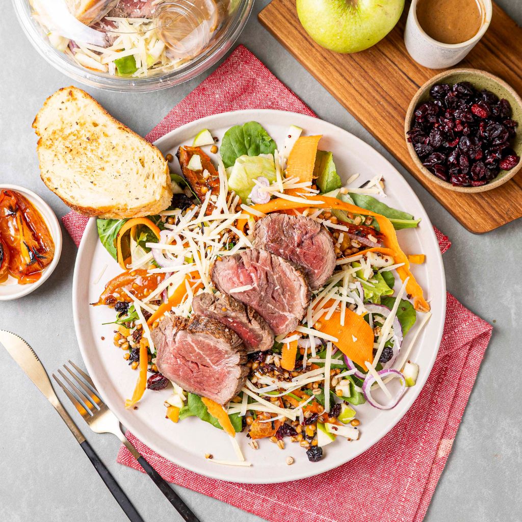 Salada de filé mignon e mix de grãos