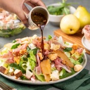 Salada de pêra, gorgonzola e pralinê