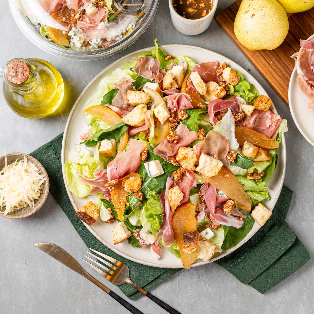 Salada de pêra, gorgonzola e pralinê