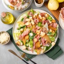Salada de pêra, gorgonzola e pralinê