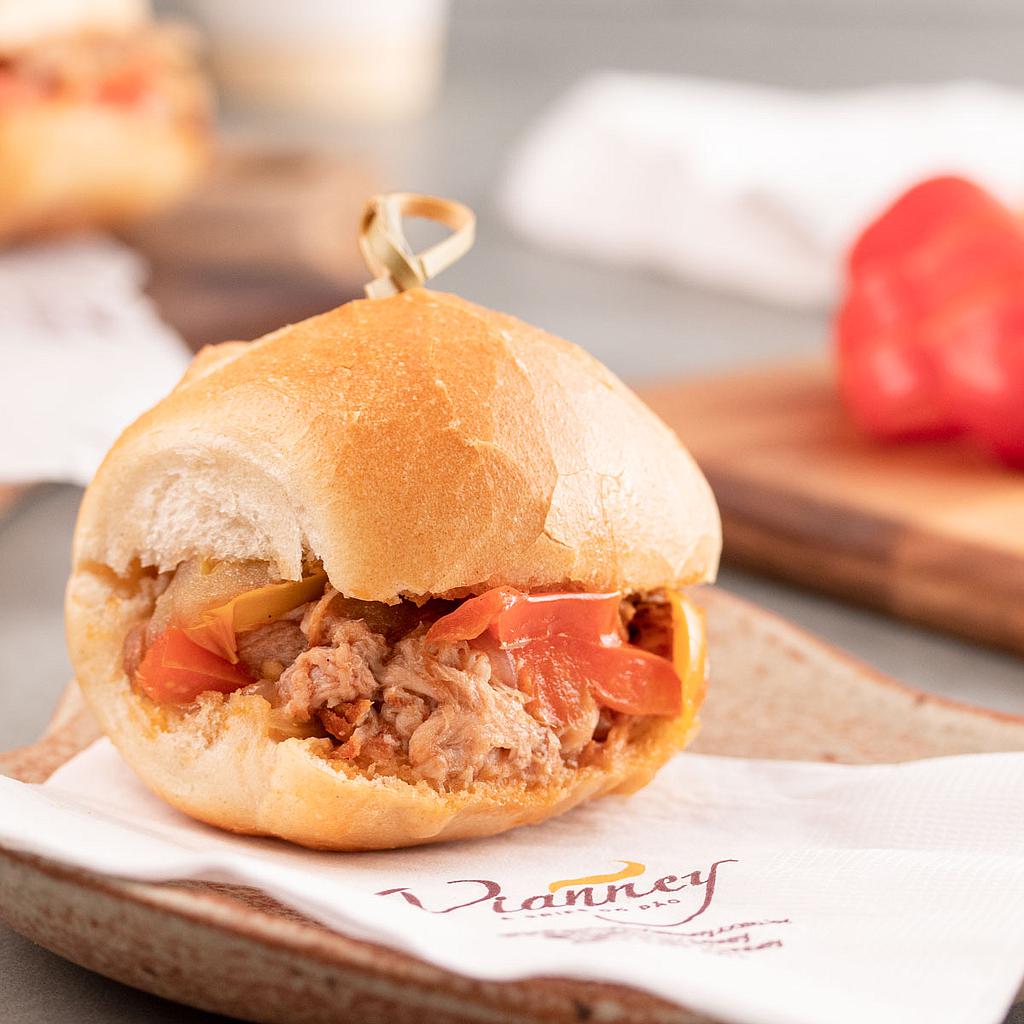 Mini Pão Francês com Pernil