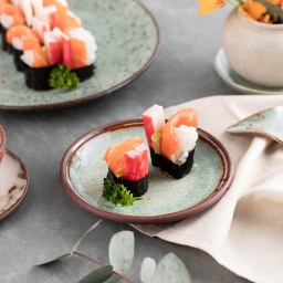 [109745] Niguiri de Salmão c/ Kani e Limão (8 Un.)