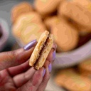 Caixa Biscoito Amanteigado de Cenourinha com Recheio de Brigadeiro