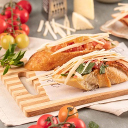 [097232] Bruschetta de Tomate Italiano com Queijo Parmesão