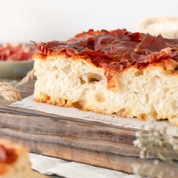 [97366] Focaccia de Parma Crocante com Tomate Confit